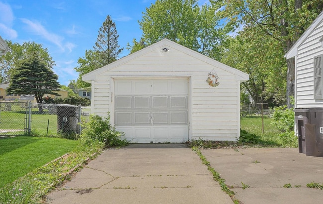 310 N Division St in Cedar Falls, IA - Building Photo - Building Photo