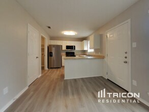 809 Waggoman Rd in Fort Worth, TX - Foto de edificio - Building Photo