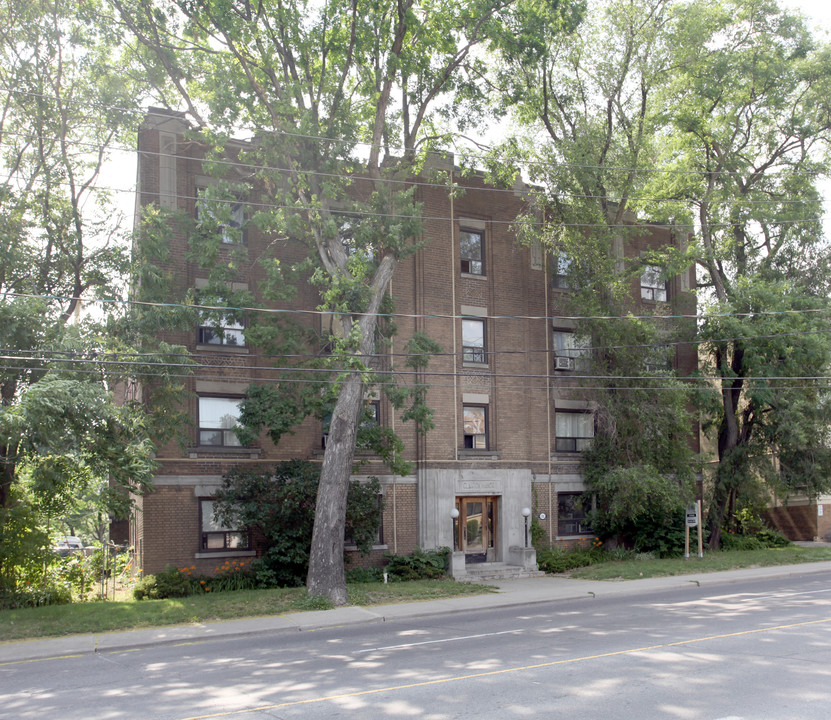 1592 Bathurst Street in Toronto, ON - Building Photo