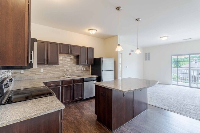 Marquis Place Apartment Homes in Murrysville, PA - Foto de edificio - Building Photo