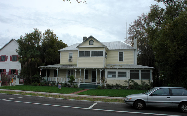 318 Tarpon Ave E in Tarpon Springs, FL - Building Photo - Building Photo