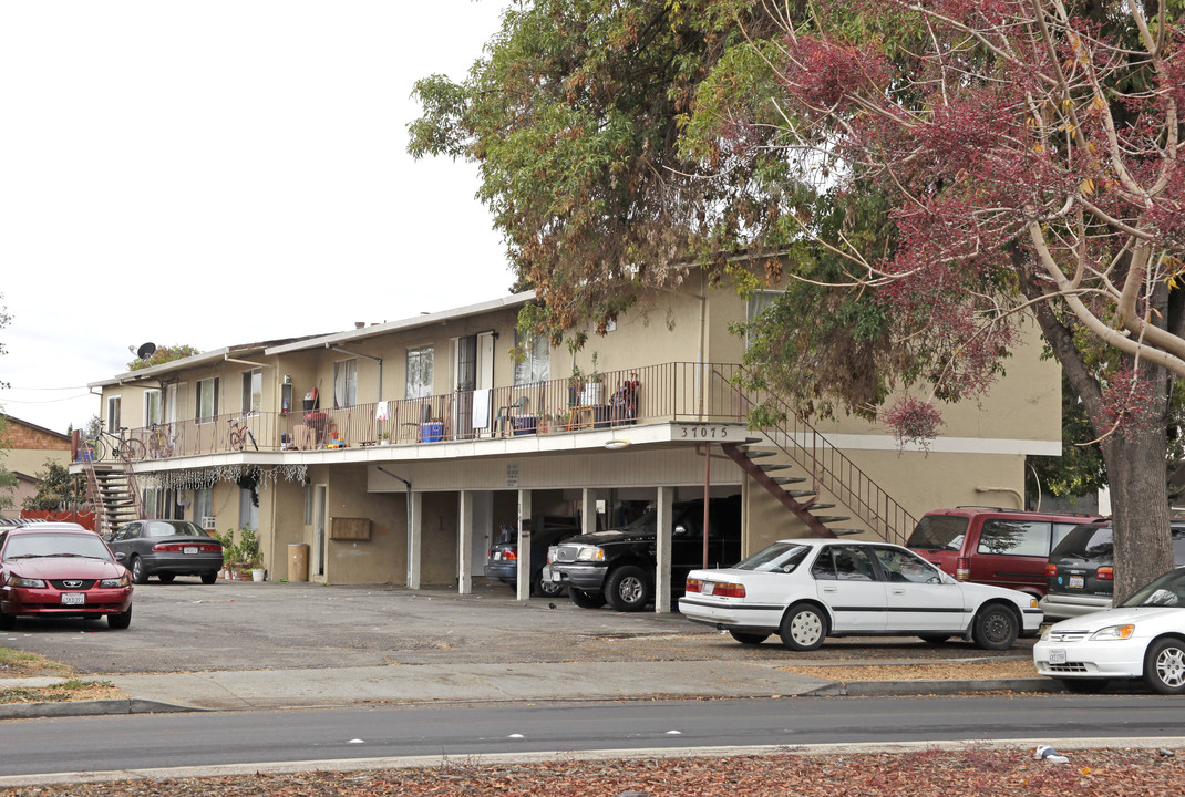 37075 Cherry St in Newark, CA - Building Photo