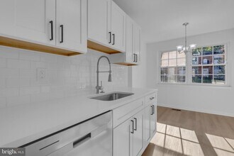 4 Summit Green Ct in Cockeysville, MD - Building Photo - Building Photo