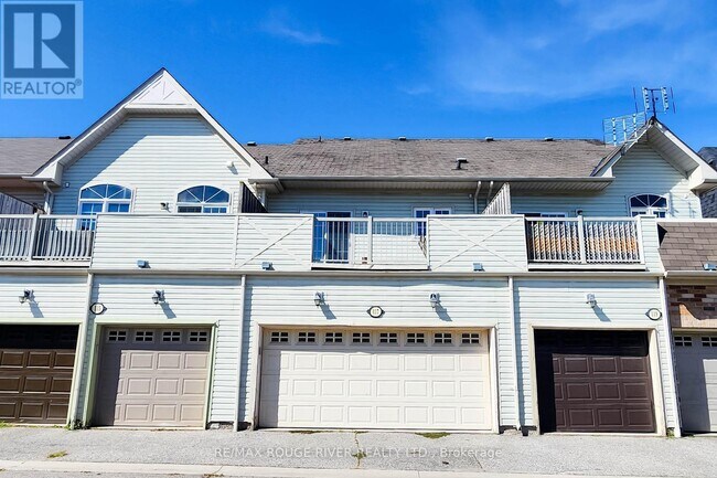 117 Kenneth Hobbs Ave in Whitby, ON - Building Photo - Building Photo