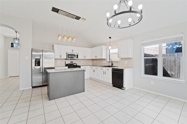 3417 Cypress Village Dr in Pearland, TX - Building Photo - Building Photo