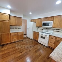 475 Adaway Ave SE in Ada, MI - Building Photo - Building Photo