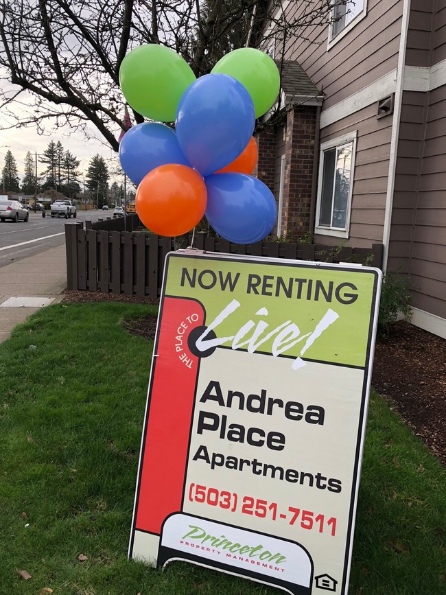 Andrea Place Apartments in Portland, OR - Foto de edificio - Building Photo