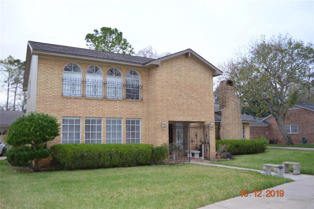 121 Aster Ln in Lake Jackson, TX - Building Photo