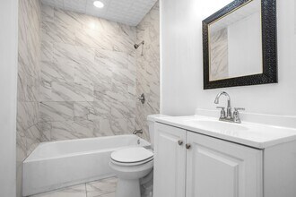 713 W Sam Rayburn Dr, Unit East in Bonham, TX - Building Photo - Building Photo