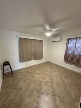 4719 S 88th St in Tampa, FL - Foto de edificio - Building Photo