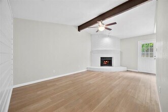 6219 Kelly Elliott Rd in Arlington, TX - Building Photo - Building Photo