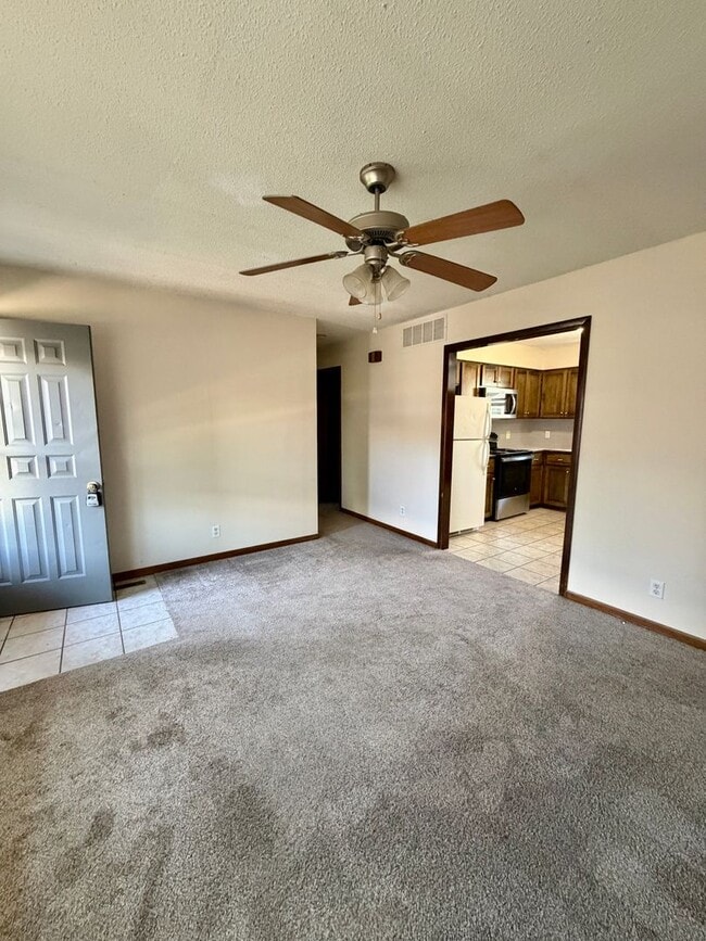 774 N Mount Carmel Ave in Wichita, KS - Building Photo - Building Photo