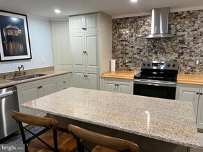 216 Stern Cove in Stafford, VA - Foto de edificio - Building Photo