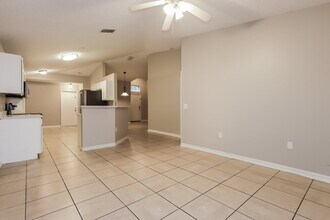 19239 Wood Sage Dr in Tampa, FL - Building Photo - Building Photo