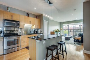 4333 Gilbert Ave, Unit 321 in Dallas, TX - Building Photo