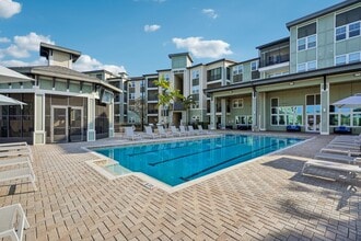 Charleston on 66th in Largo, FL - Building Photo - Building Photo