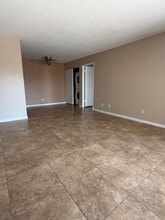 16635 N Cave Creek Rd, Unit 204 in Phoenix, AZ - Building Photo - Building Photo