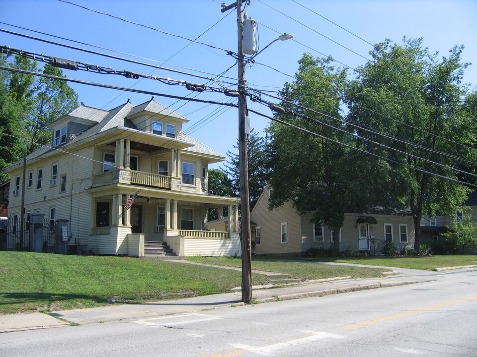 25/27 Elm in Milford, NH - Building Photo