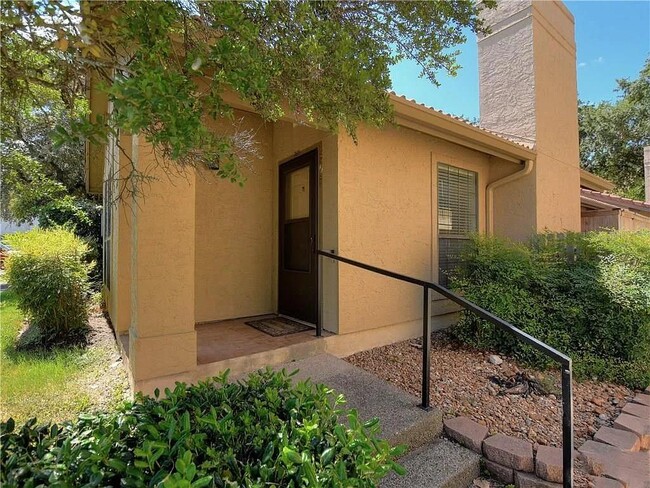 property at 1202 Thorpe Ln