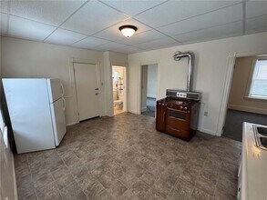 115 Sweet Ave in Woonsocket, RI - Building Photo - Building Photo