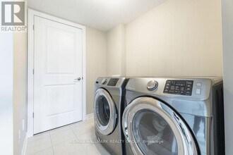215 Yellowcress Wy in Ottawa, ON - Building Photo - Building Photo