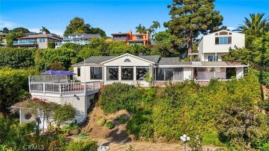 1177 Temple Hills Dr, Unit 1033 in Laguna Beach, CA - Building Photo - Building Photo