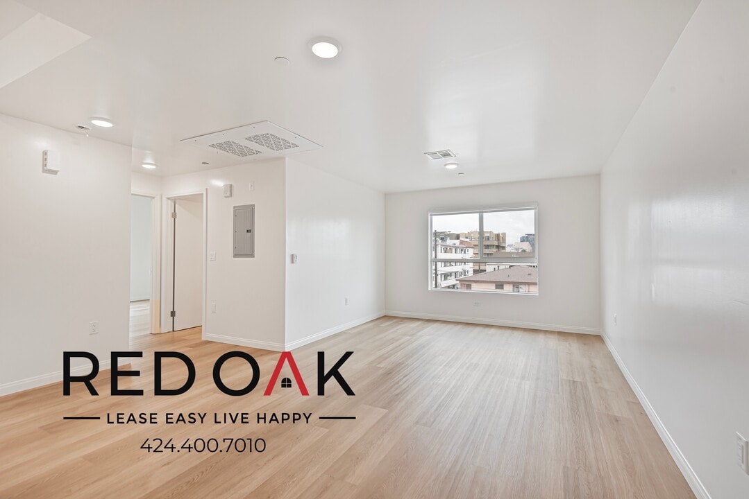 218 S Occidental Blvd in Los Angeles, CA - Building Photo