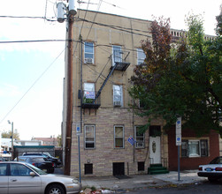 88 Wallis Ave in Jersey City, NJ - Building Photo - Building Photo