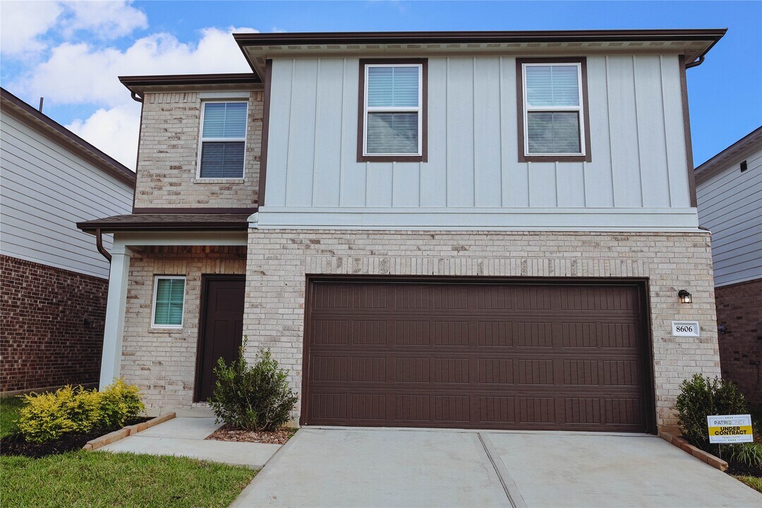 8606 Blueberry Ash St in Magnolia, TX - Building Photo