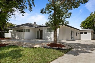 18490 SW 83rd Ave in Cutler Bay, FL - Building Photo