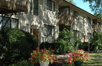 Southgate in Milwaukee, WI - Foto de edificio - Building Photo