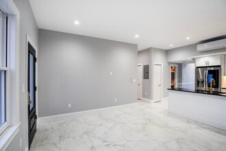 279 Beacon St, Unit R in Boston, MA - Building Photo - Building Photo