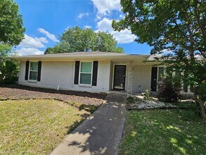 216 Wesley Dr in Desoto, TX - Building Photo - Building Photo