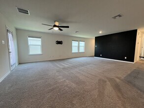 4830 Via Sonoma Trail in Converse, TX - Building Photo - Building Photo