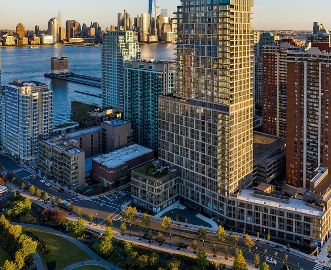 property at 75 Park Ln S