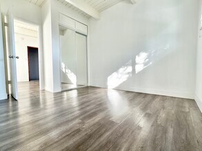6061 Franklin Ave in Los Angeles, CA - Building Photo - Building Photo