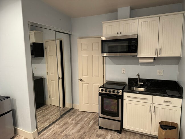 property at 278 Pinecrest Pl