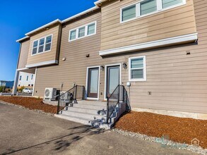 3691 SW 209th Ave in Hillsboro, OR - Building Photo - Building Photo