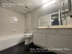 5911 Edsall Rd in Alexandria, VA - Foto de edificio - Building Photo