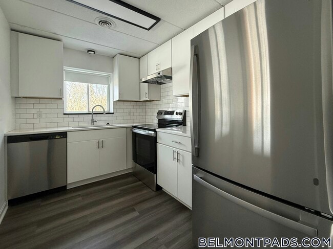 55 Hill Rd, Unit 201 in Belmont, MA - Building Photo - Building Photo