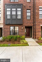 43433 Wilcox Terrace in Ashburn, VA - Building Photo - Building Photo