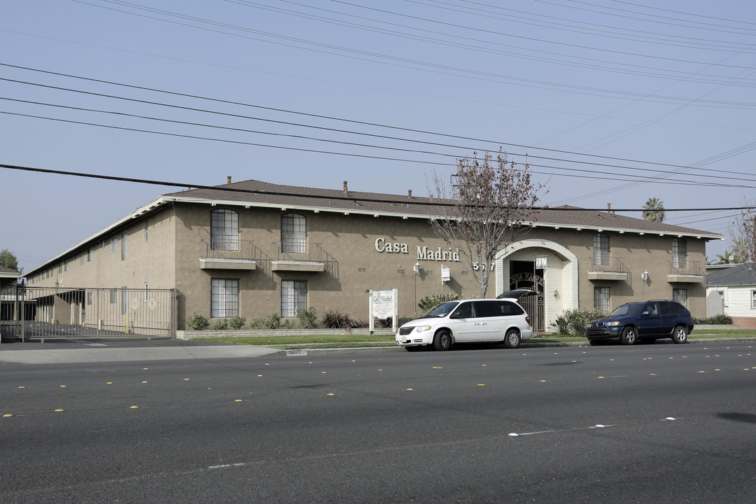 Casa Madrid Apartments in Bellflower, CA - Building Photo