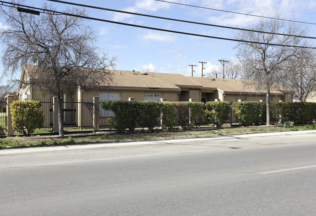 Frank Hornsby Apartments in San Antonio, TX - Foto de edificio