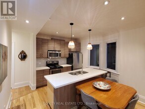 597 Carlaw Ave in Toronto, ON - Building Photo - Building Photo