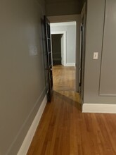 572 Dickinson St, Unit Diana in Springfield, MA - Building Photo - Building Photo