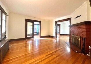 672 Sumner Ave in Springfield, MA - Building Photo - Building Photo