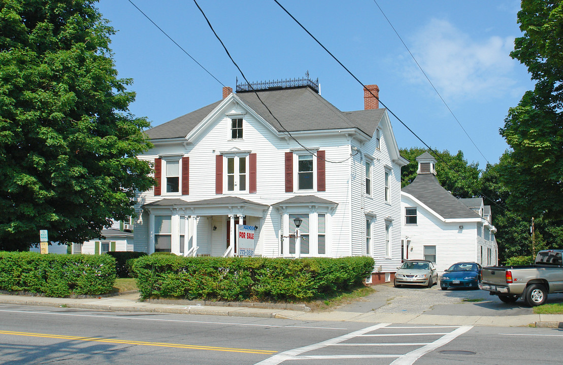 741 Main St in Westbrook, ME - Foto de edificio