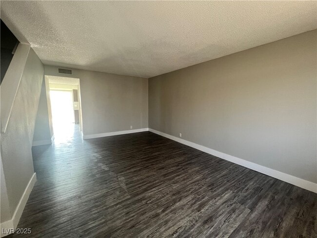 2031 Sycamore Ave in Pahrump, NV - Building Photo - Building Photo