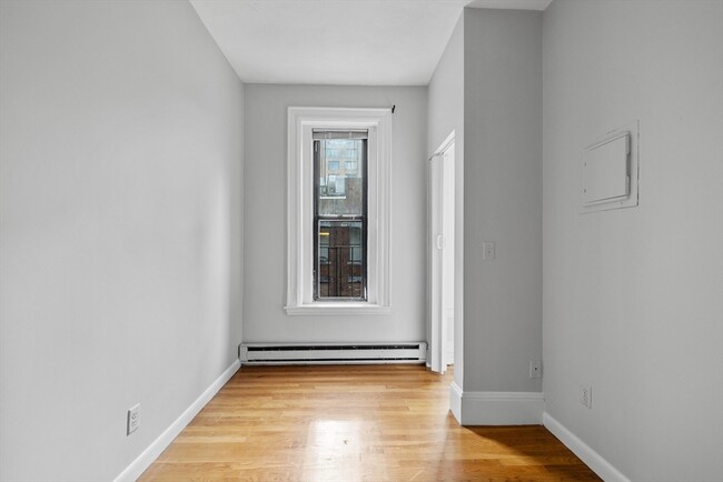 230 Newbury St, Unit 32 in Boston, MA - Building Photo - Building Photo