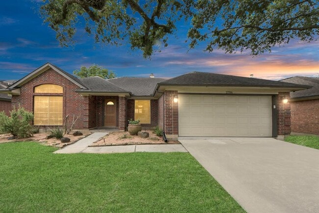 property at 2706 Plantation Dr